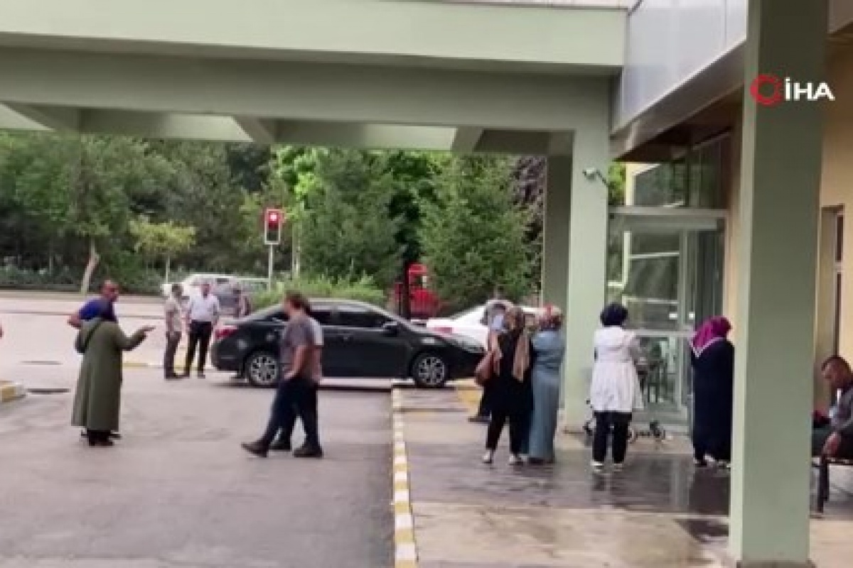 Evinde tadilat yaparken fırlayan spiral taşı canına mal oldu