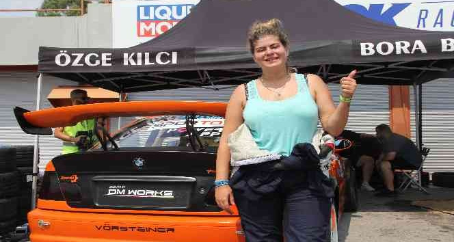 Türkiye’nin tek kadın drift pilotu ile en genç pilotu pistlerde