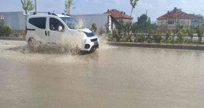 Yozgat’ta dolu ve sağanak yağış etkili oldu