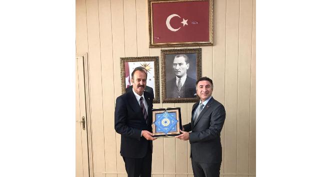 Batman Üniversitesi Rektörü Demir, İzmir Milletvekili Osmanağaoğlu’nu ağırladı