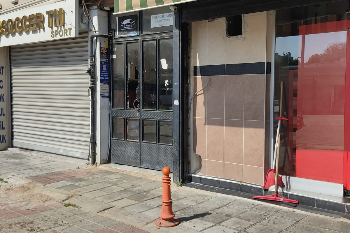 Fatih'te 3 şüpheli, husumetlisini önce silahla yaraladı, ardından bıçakla saldırdı