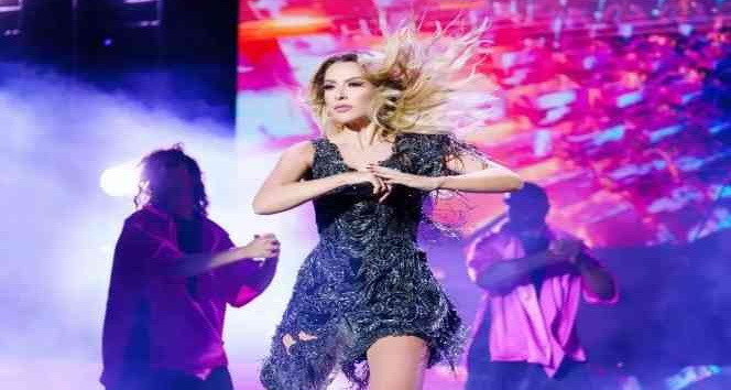 25 bin kişi Hadise ile coştu