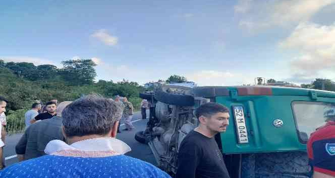 Ordu’da yolcu minibüsü ile otomobil çarpıştı: 17 yaralı