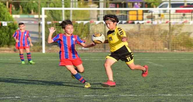 “Zaferin Kahraman Yüzleri” futbol turnuvası sona erdi