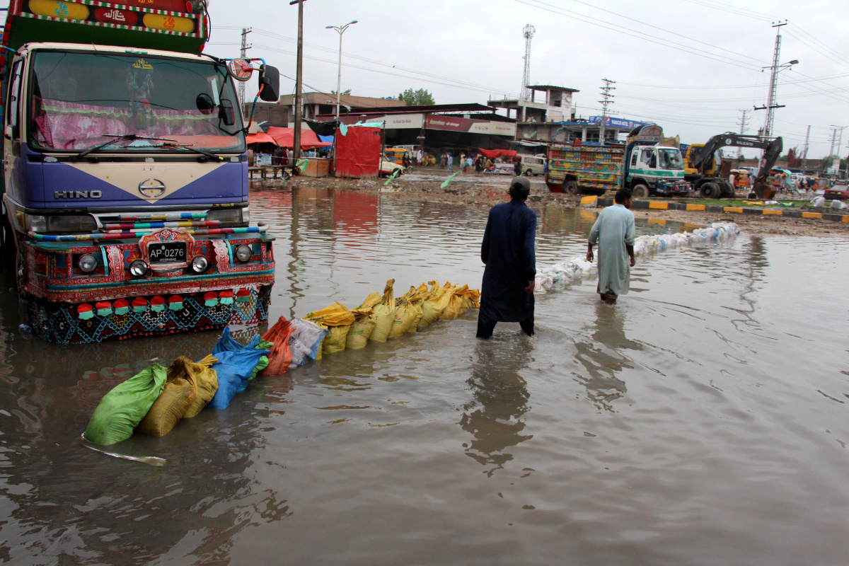 Pakistan&#039;daki sel felaketinde can kaybı bin 136&#039;ya yükseldi