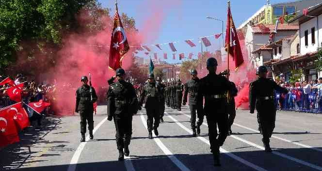 Isparta’da Zafer Bayramı coşkusu