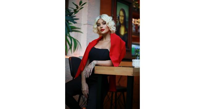 Genç modacının sanat aşkı, yeni tasarımların yolunu açıyor