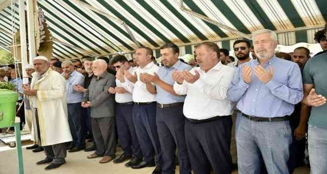 Kalp krizi geçiren akademisyen son yolculuğuna uğurlandı