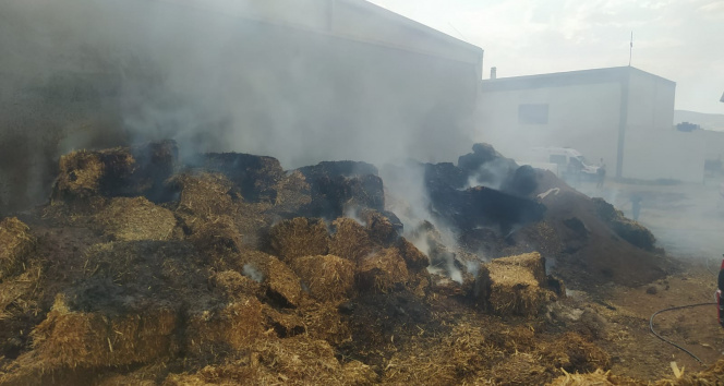 Gemerek'te korkutan yangın