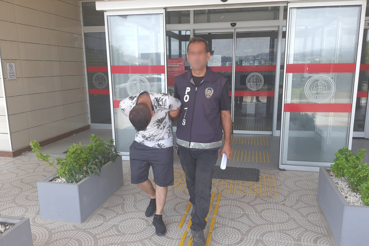 Kiralık araç içerisinde yakalanan hırsızlık şüphelisi tutuklandı