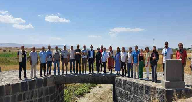 Gazeteciler Malazgirt’te çıkarma yaptı
