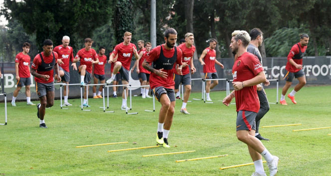 Galatasaray, antrenmanda dört takımlı turnuva yaptı