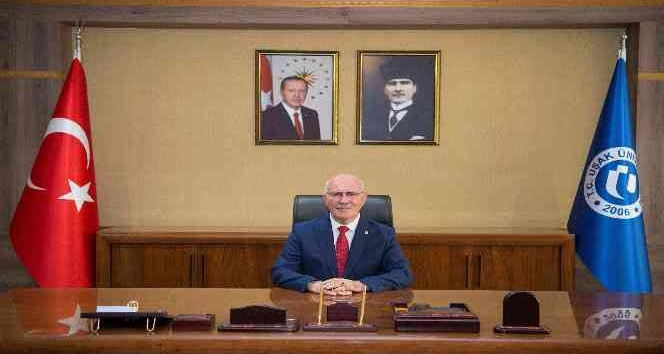 UÜ Rektör Savaş; “Uşak’ın kahraman evlatları gözünü kırpmadan şehadete yürümüştür”