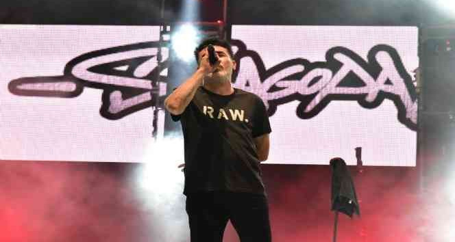 Sagopa Kajmer Afyonkarahisar’da hayranları ile buluştu