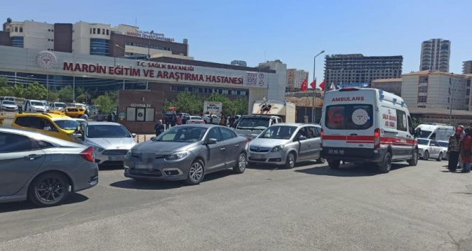 Mardinde inşaat işçileri arasında silahlı ve bıçaklı kavga: 5 yaralı