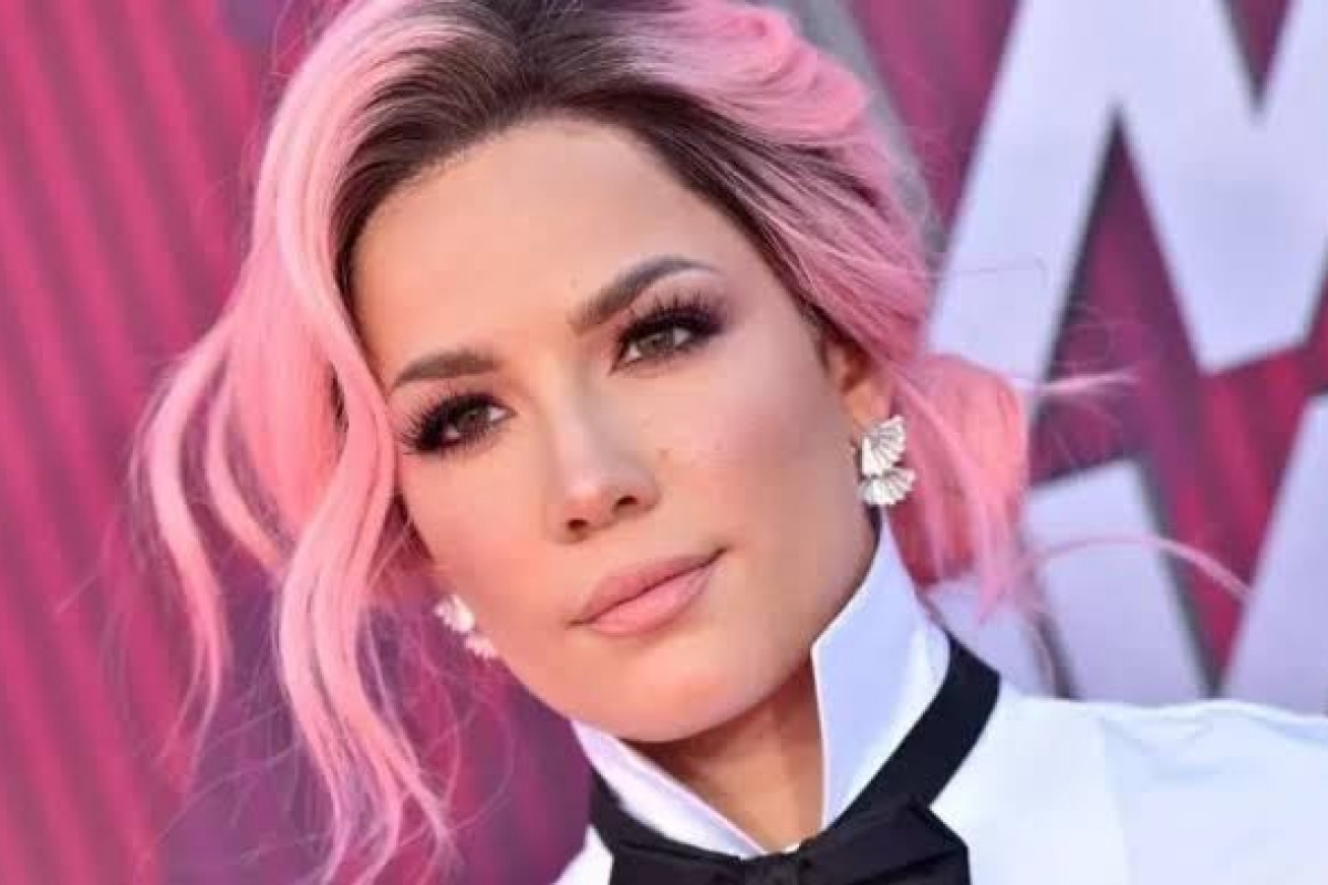 Inizia il conto alla rovescia per il concerto della star mondiale Halsey in Turchia