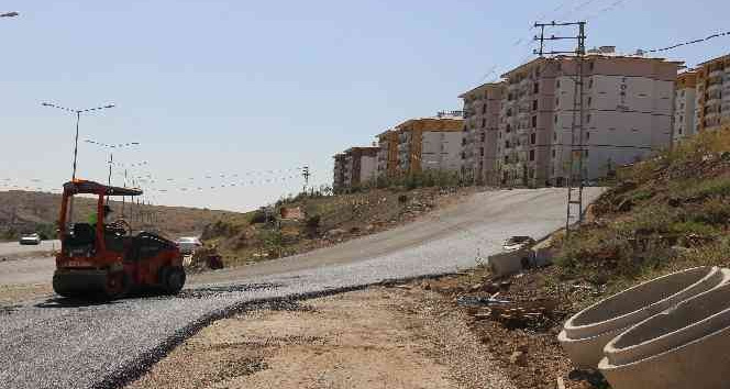 Yozgat Belediyesi sıcak asfalt çalışmalarına devam ediyor