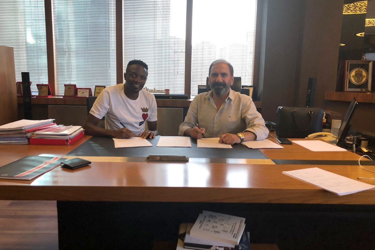 Ahmed Musa Sivasspor’a imzayı attı