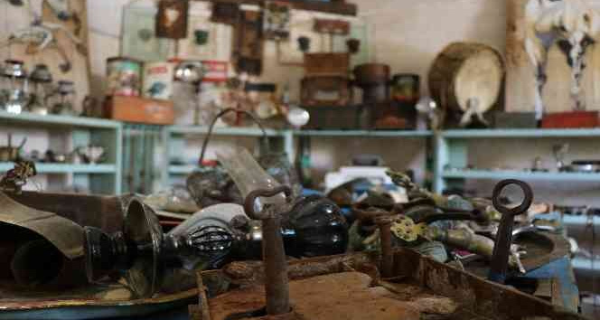 Pandemi döneminde eski eşya topladı, şehrin ilk antikacısı oldu