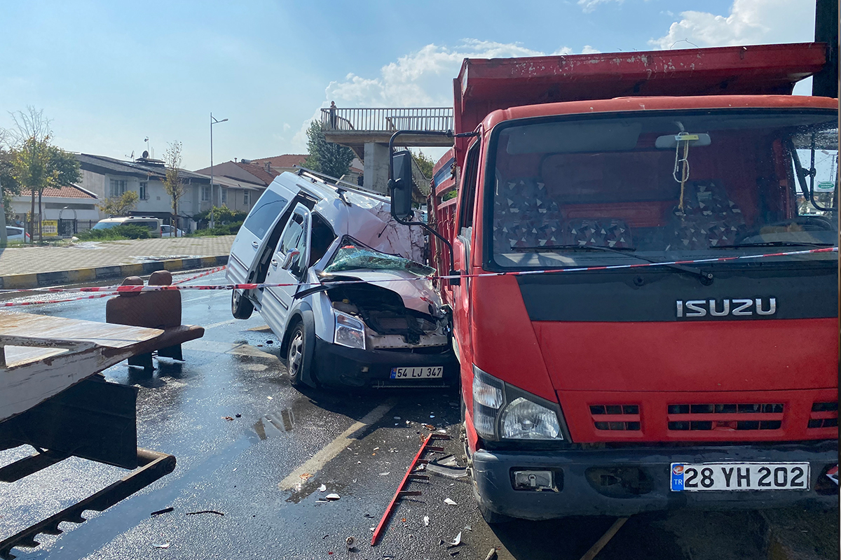 Büyükçekmece’de feci kaza:1 ölü, 1 yaralı