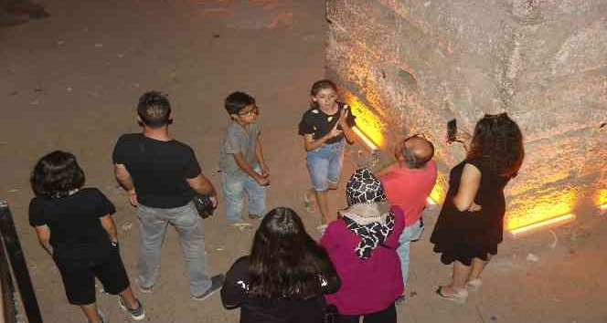 5 yaşında arkeologlardan Dara Antik Kentini öğrendi, 7 yıldır ziyaretçilere rehberlik yapıyor