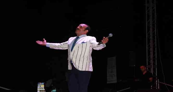 Mustafa Keser Marmaris’te konser verdi