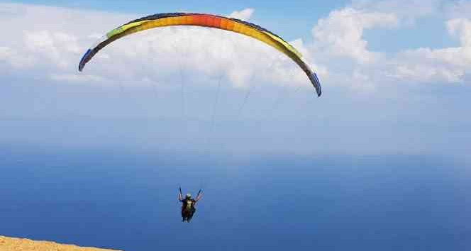 Yamaç paraşütü tutkunlarının yeni adresi Esenköy oldu