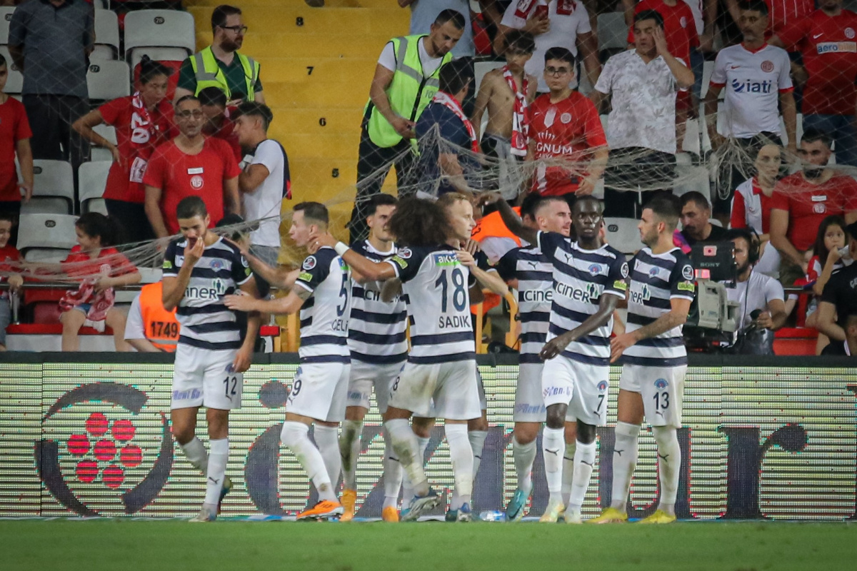 Antalyaspor sahasında Kasımpaşa&#039;ya mağlup oldu