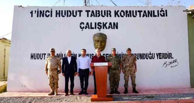 Şırnak Valisi Bilgin Mehmetçik ile bir araya geldi