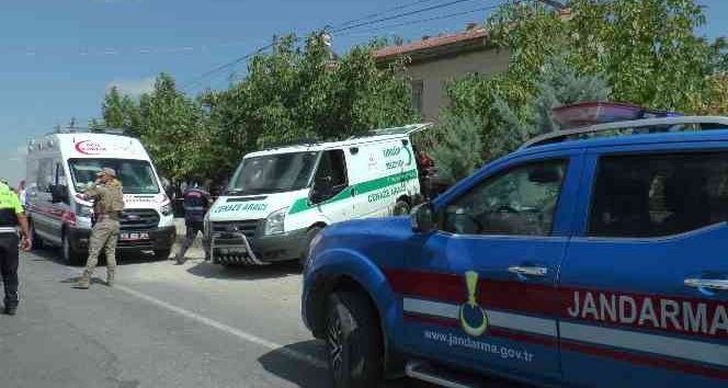 Önce kurşunladı, sonra boğazını kesti