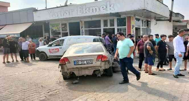 Karşı şeride geçip otomobile çarptı: 4 yaralı