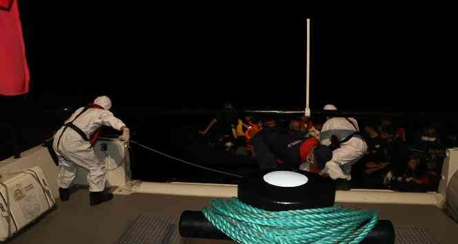 Çanakkale açıklarında 45 düzensiz göçmen yakalandı