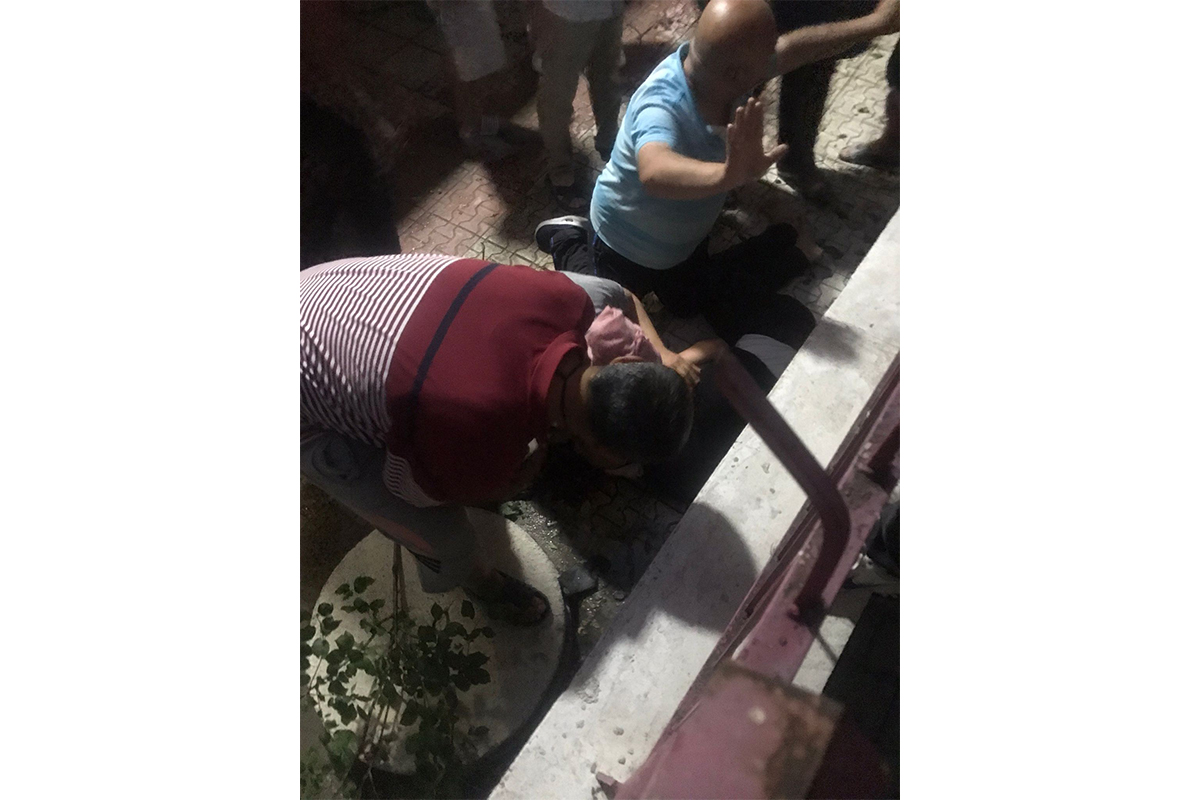 Tartıştığı komşusunu balkondan aşağı attı