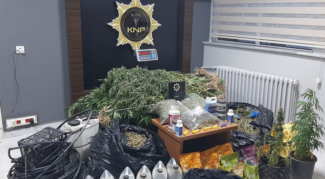 Kırklareli’nde uyuşturucu tacirlerine darbe: 70,9 kilogram esrar ele geçirildi