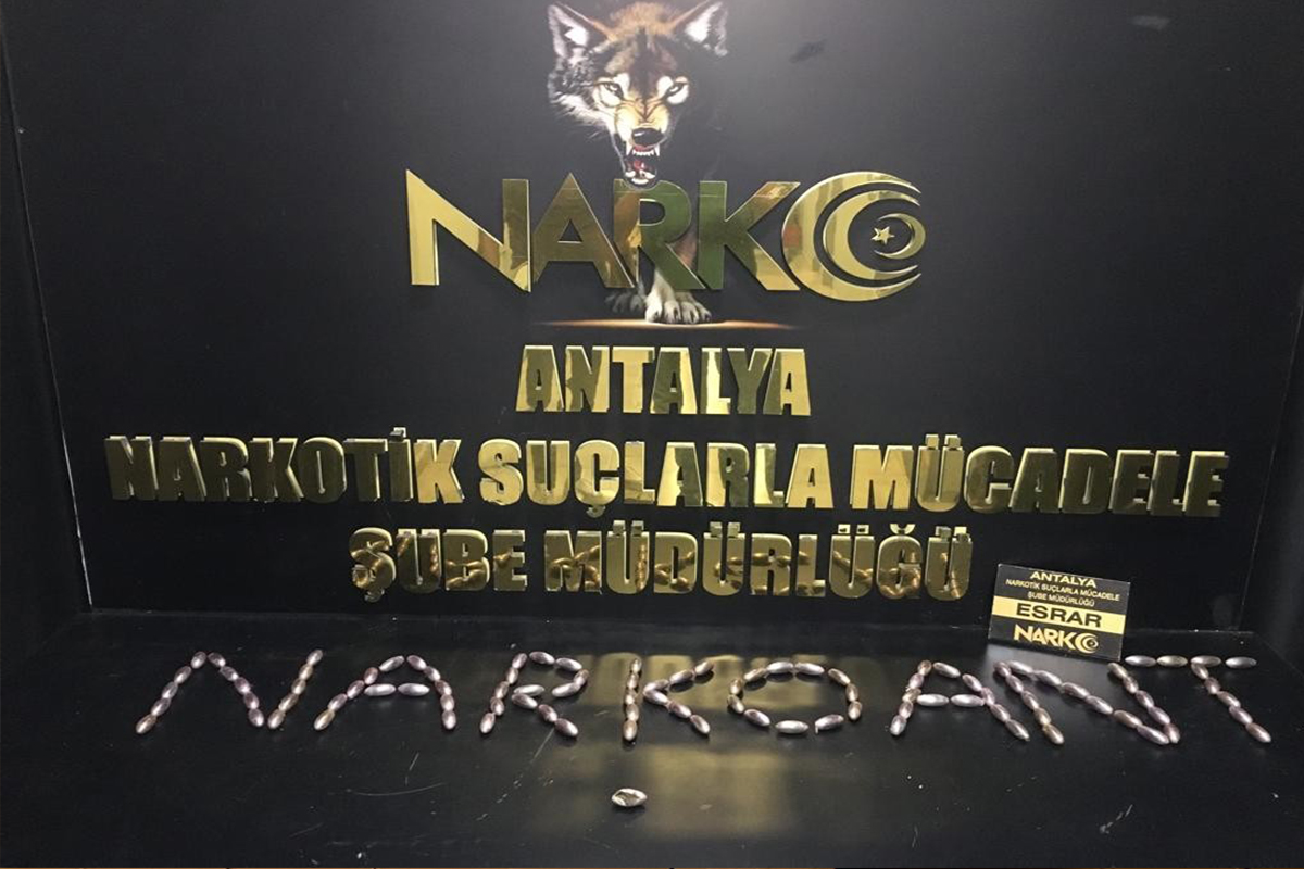 Fas uyruklu yolcunun midesinde 100 kapsül macun esrar yakalandı