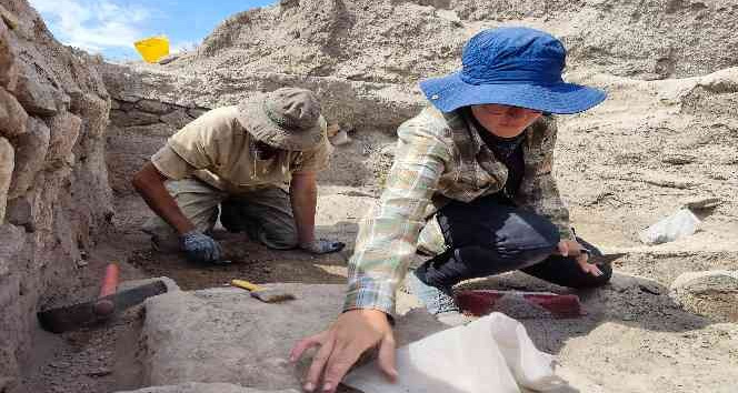 Şarhöyük’te bulunan 6 bin yıllık parçalar tarihe ışık tutacak
