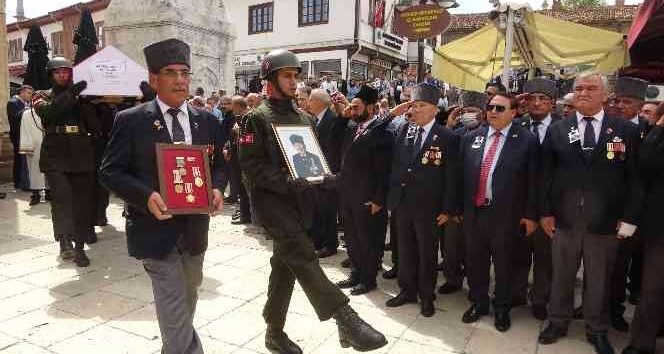 2 savaşa tanık oldu, Türkiye’nin en yaşlı gazisine son veda