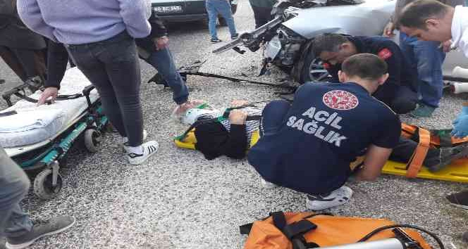 Tokat’ta iki otomobilin çarpıştığı kazada 4 kişi yaralandı