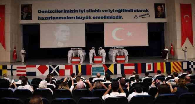 Astsubaylar, ant içti