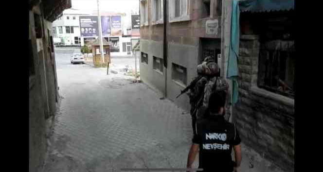 Bakan Soylu’nun yönettiği operasyon kamerada