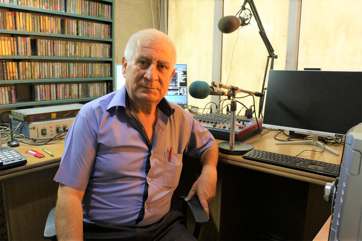 Radyolar can çekişiyor