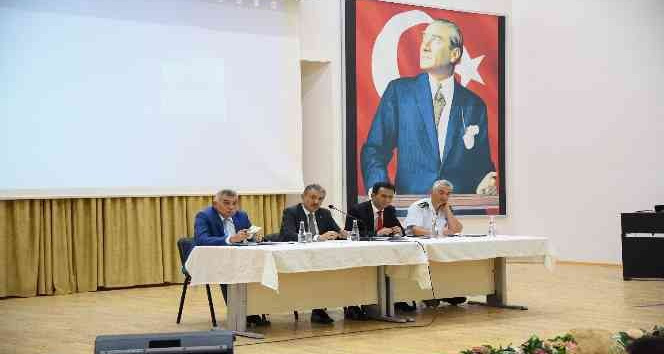 Karaman’da okul ve çevrelerinde uygulanacak asayiş ve trafik tedbirleri değerlendirildi