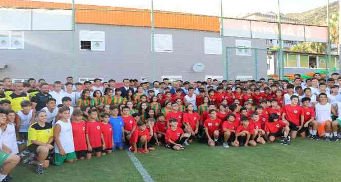 Nazmi Reisoğlu Futbol Akademisi açıldı