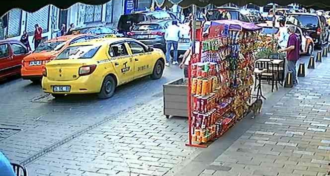Taksim’de dehşet anları kamerada: 1’i ağır 2 yaralı