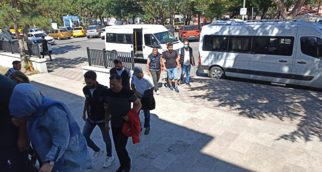 FETÖ bağlantılı 5 kişi Yunanistana kaçamadan yakalandı