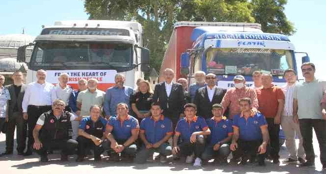 Karaman’da Pakistan’a iki tır dolusu yardım malzemesi