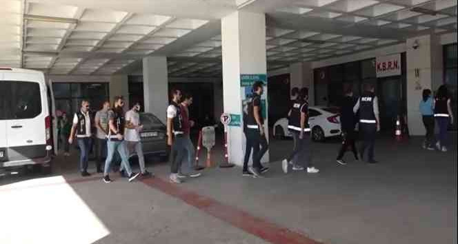 Otomobilleri motor ve şasi numaralarını değiştirip sattıkları iddia edilen 4 kişi tutuklandı