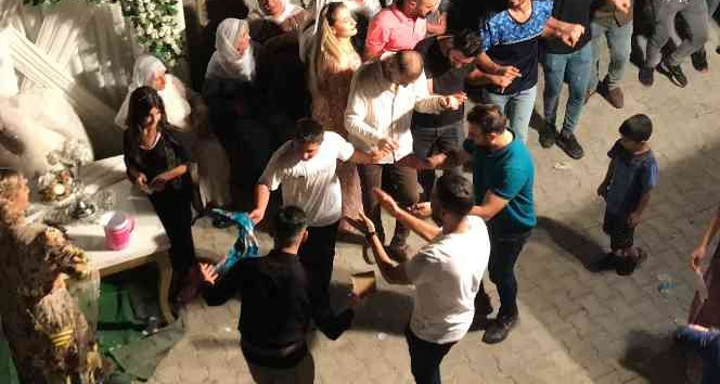 Down Sendromlu halay başını alınca sanatçı coştu