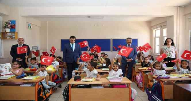 Tunceli’de 10 bin 759 öğrenci ders başı yaptı