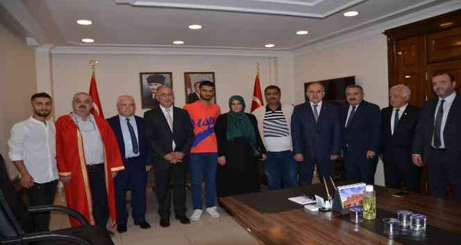 Yalova’da ‘Yılın Ahisine’ cübbe giydirildi